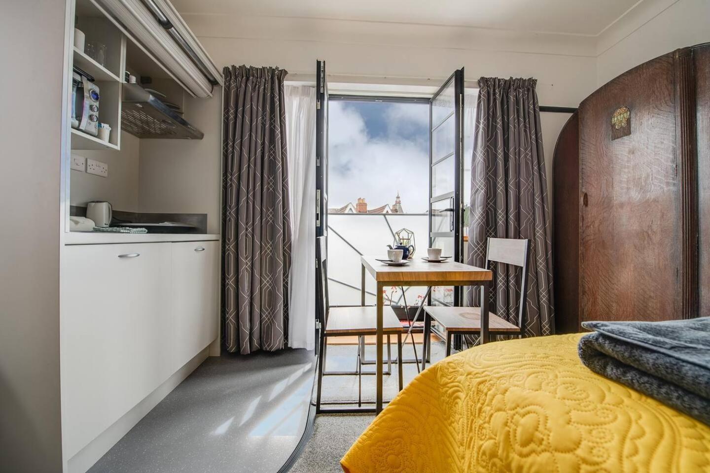 Ferryman Apartments By Places To Be Portsmouth Buitenkant foto