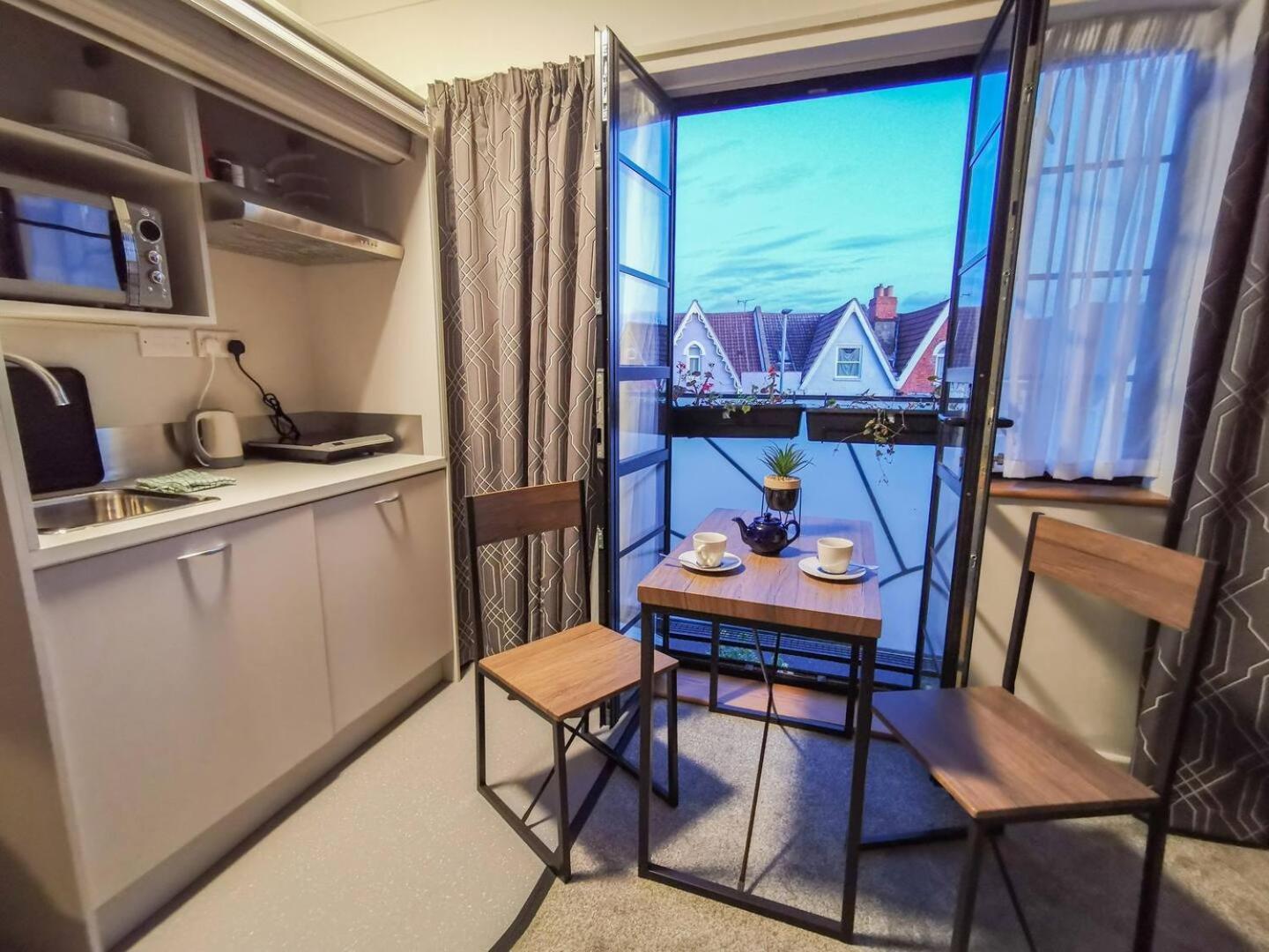 Ferryman Apartments By Places To Be Portsmouth Buitenkant foto