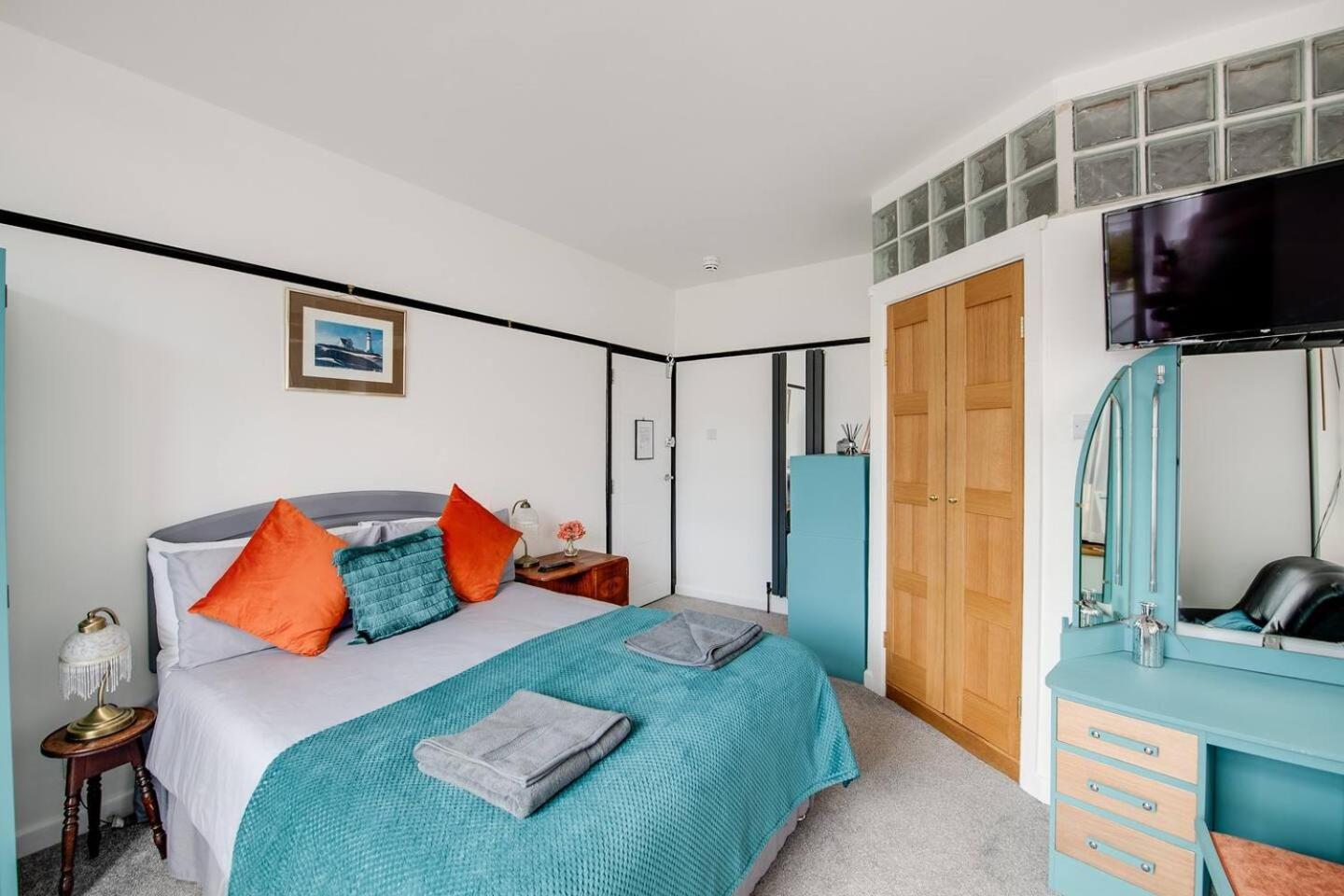 Ferryman Apartments By Places To Be Portsmouth Buitenkant foto