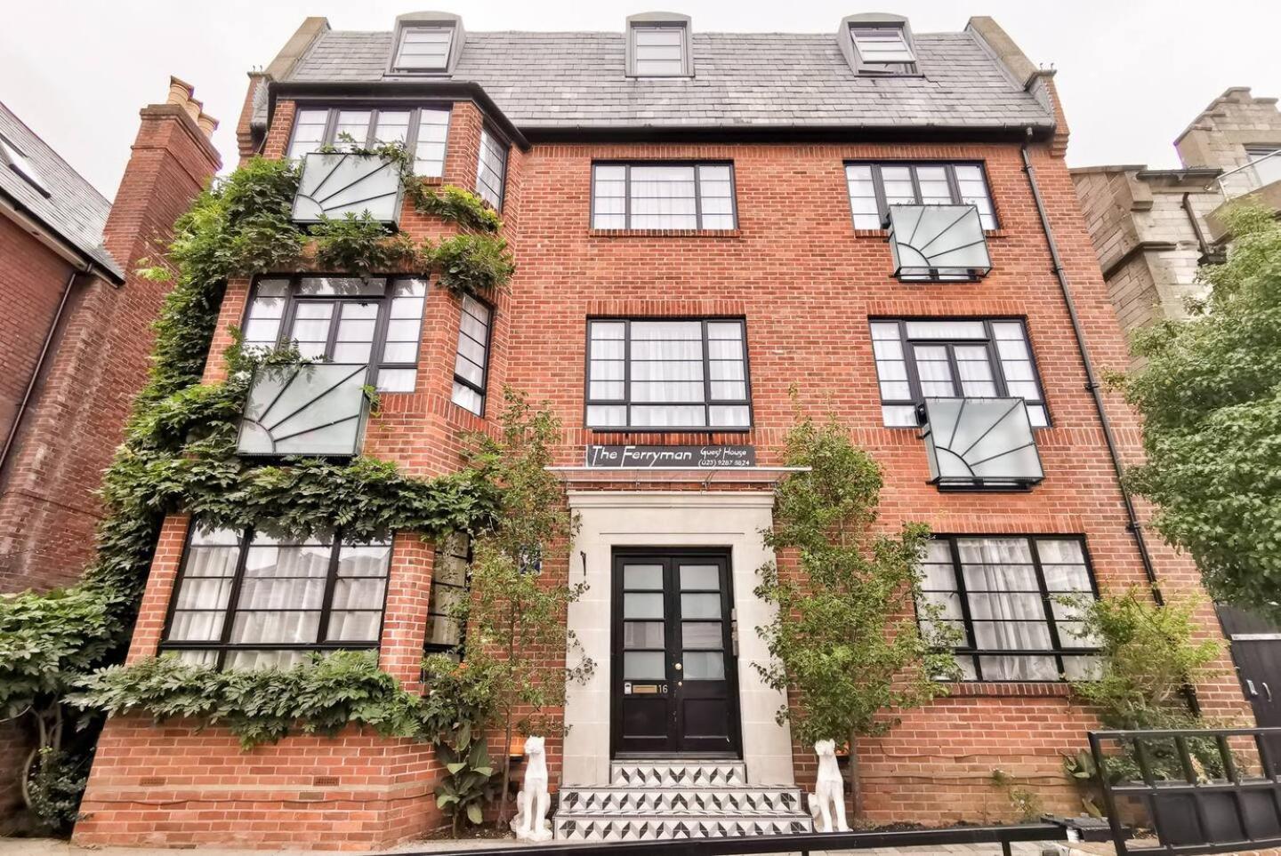 Ferryman Apartments By Places To Be Portsmouth Buitenkant foto